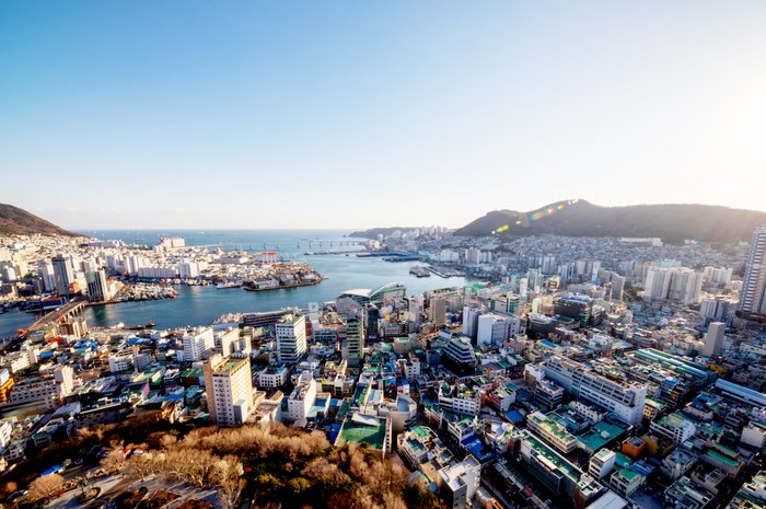 ท่าเรือปูซานและเกาะยองโดมองจากจุดชมวิวหอคอยปูซาน